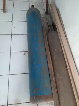 Tabung oksigen besar