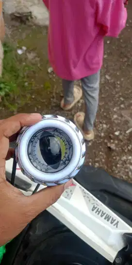 Lampu projie motor
