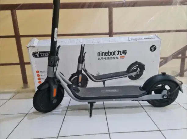 [SECOND] Ninebot Segway Scooter D18W