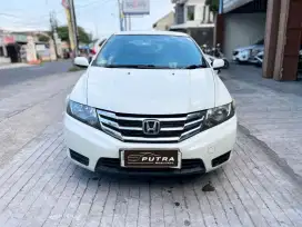 Dp 5jt. HONDA CITY 2012 MT / MANUAL PUTIH