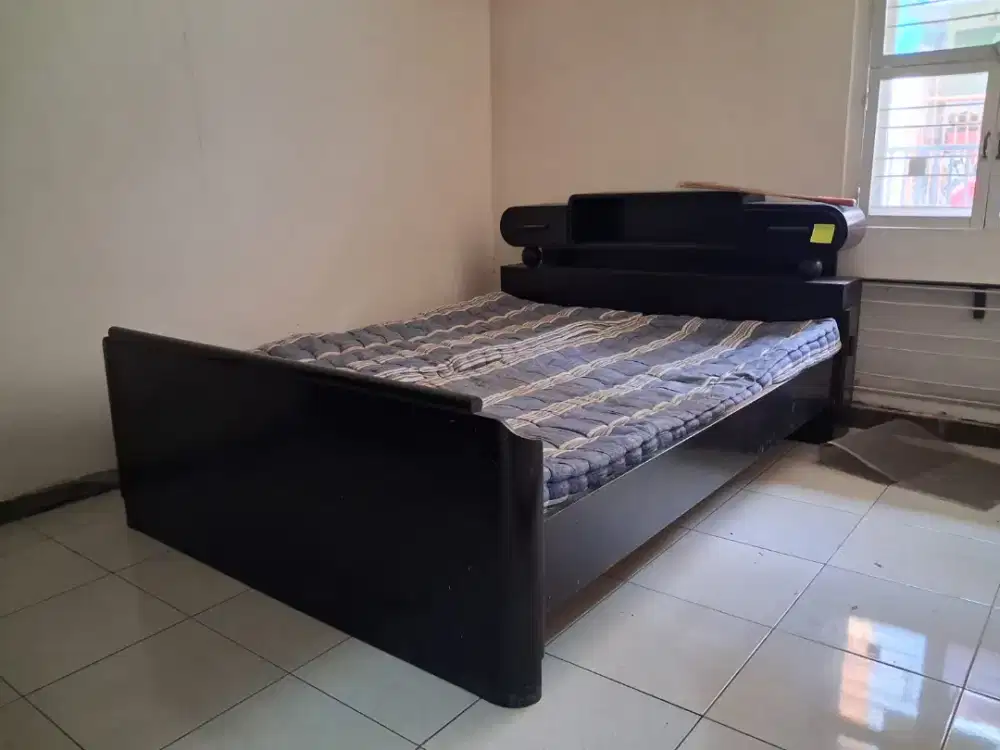Tempat Tidur Jati Vintage