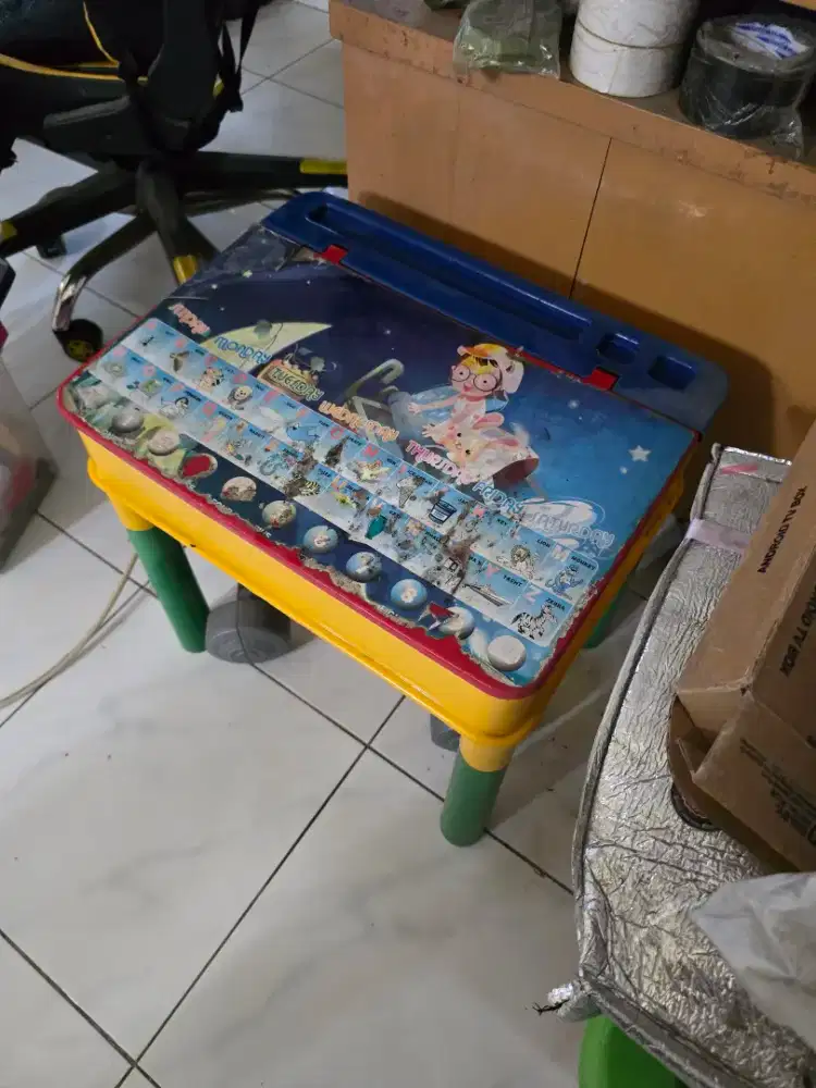 Di jual meja belajar anak anak