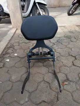 dudukan senderan belakang