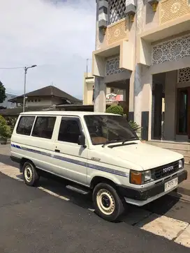 Toyota Kijang Super 1988 Bensin