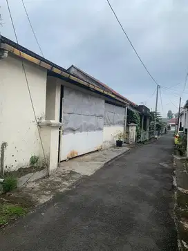 Di jual bisa untuk kost,gudang,kantor,rumah tinggal