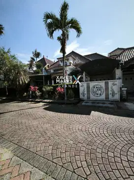 Dijual Rumah Klasik Strategis di Tengah Kota Malang