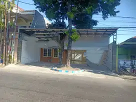 Disewakan Tempat Usaha Jl. RayaTaman Asri Pondok Tjandra Sidoarjo