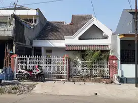 Rumah Tingkat 1.5 Lantai, Luas dan Murah, Strategis, Bisa Untuk Usaha