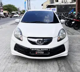 Dp 5jt. HONDA BRIO CBU E 2013 AT / AUTOMATIC PUTIH