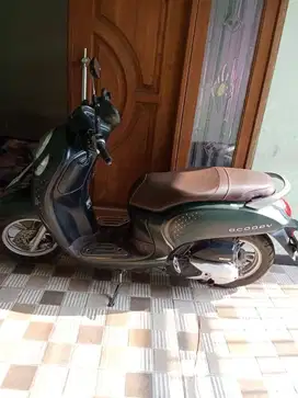 SCOOPY STYLISH GREEN 2023