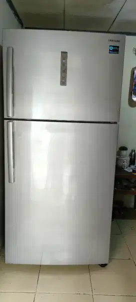 Kulkas Samsung inverter twincooling kapasitas 600 liter original