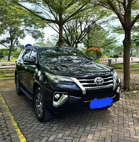Mobil toyota Fortuner