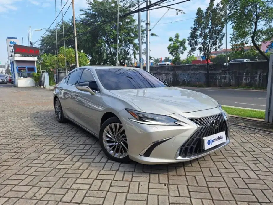 DP 5% Lexus ES300h 2.5 Bensin-AT 2023 ACI