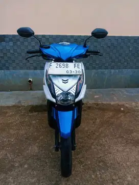 Nia:BEAT FI 2015 PAJAK HIDUP SS LENGKAP MOTOR TINGGAL GAS PAKE AJA