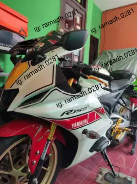 Yamaha YZF-R15M