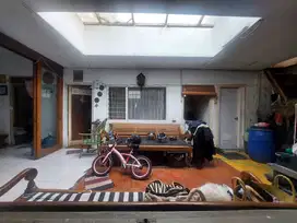 Rumah pusat kota strategis Lengkong Bandung