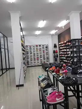 Ruko Pinggir Jalan Area Condong Catur 066002 age2508