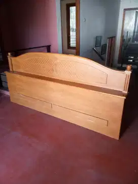 Kepala Springbed/ Kasur King Size