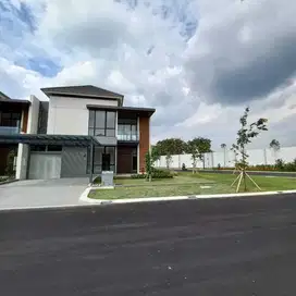 Rumah siap huni mewah berada dekat aljabar dan mall sumarecon