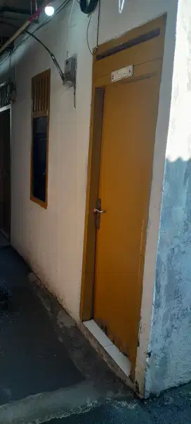 Kontrakan tahunan gak bisa jauh-jauh