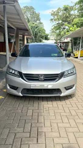 Honda Accord VTiL 2013