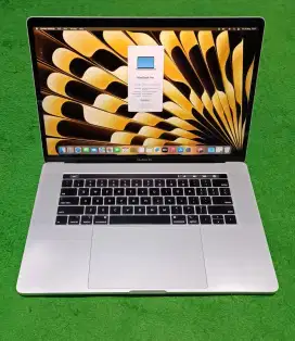 MacBook Pro 2018 15inch i7 16/512 Silver Touchbar Dual VGA Mulus Murah