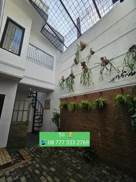 Jual cepat rumah murah turun harga jadin3 M an Emerald  bintaro