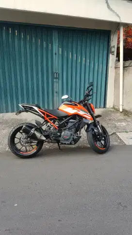 KTM DUKE 250 ABS ORANGE TAHUN 2018 BAGUS TERAWAT