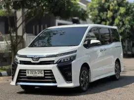 Toyota Voxy 2.0 Automatic 2018 PUTIH FAVORITE