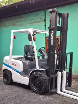 Forklift TCM 3 Ton,Manual,Tiang 4 Meter,Mesin Isuzu C240,Tahun 2020