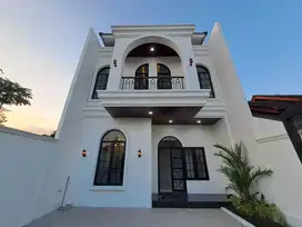 Rumah Mewah Classic dekat Budi Mulia Tajem