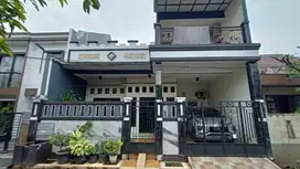 Dijual Rumah 2 Lantai Siap Huni Dekat Galaxy Bekasi Selatan