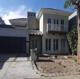 Dijual/ Disewakan Rumah Mewah Royal Residence