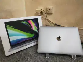 Macbook PRO M2 2022 MULUS!!