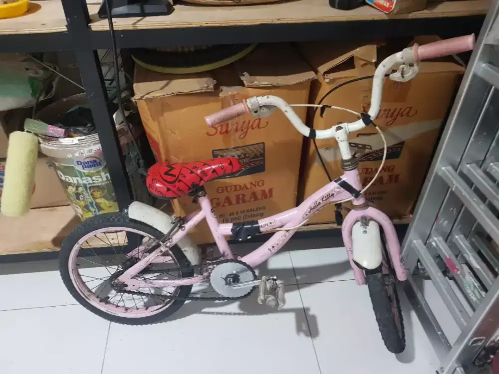 Sepeda polygon hello kitty