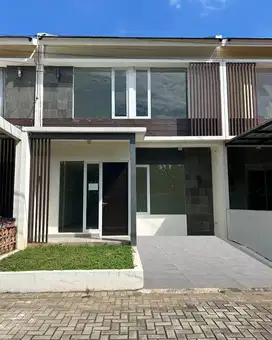 Dijual Rumah Lingkungan Nyaman dan Strategis di Timur Jakarta