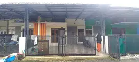 Rumah sewa komplek u muslim dg AC ada security di karyadarma karya jay