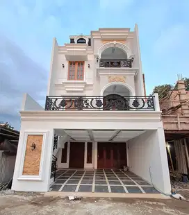 Rumah Mewah Dalam Komplek Di Jagakarsa Raya