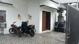 Dijual Rumah 1 Lantai di Taman Giri Cluster