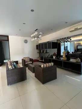 Rumah Mewah 2,5 Lantai 690m² – 5 Kamar, 7 KM, SHM, VPG Kelapa Gading