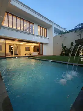 Dijual Rumah mewah Baru Full Furnished di Kemang ,Jaksel