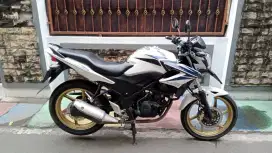 cb 150 r th 2015 mulus bagus cat list ori mesin sehat pajak panjang