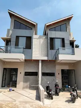 Town House 2,5 Lantai dekat Pondok Cabe paling murah diapit 2pintuTOL