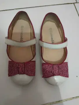 Sepatu anak cantik