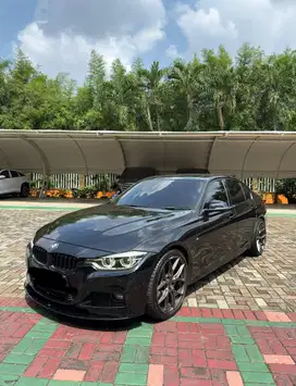 BMW 330i 2018 Bensin