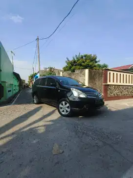 Nissan grand Livina SV manual 2013