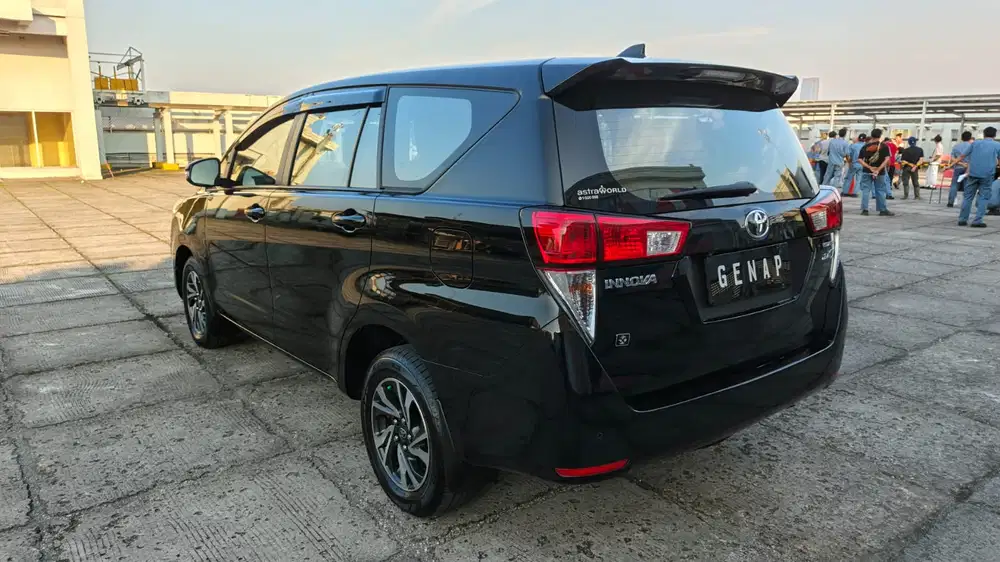 Toyota Kijang Innova V 2021 Diesel Hitam Km Low 30Rban