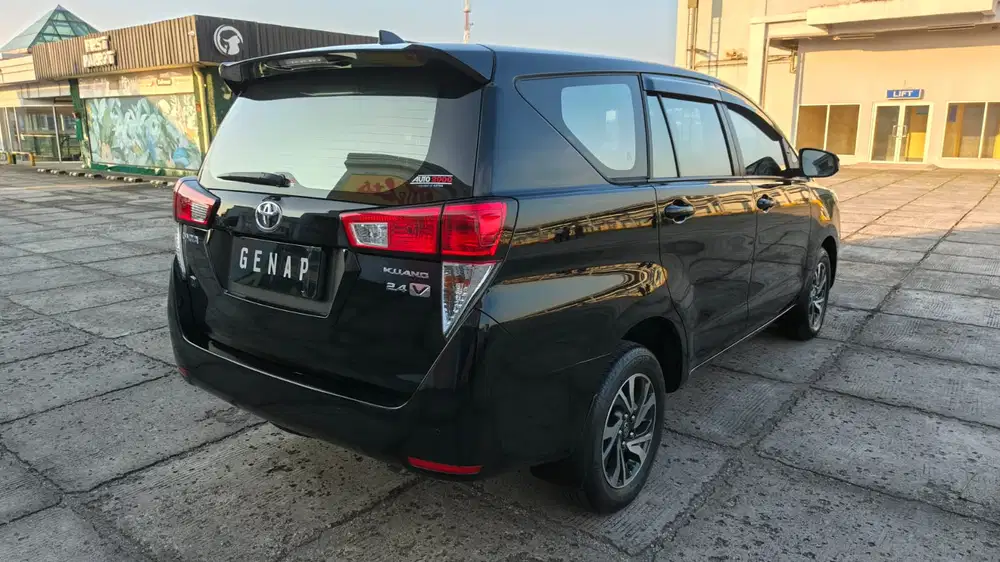 Toyota Kijang Innova V 2021 Diesel Hitam Km Low 30Rban
