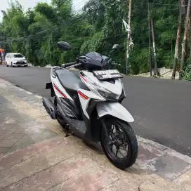 Vario 125 OLD 2018 : Mesin Cakep Putih