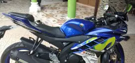 motor Yamaha R15